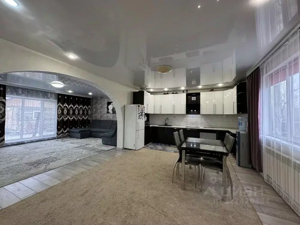 Дом в Хакасия, Абакан ул. Имени Игоря Ахпашева, 4 (203 м) - Фото 2