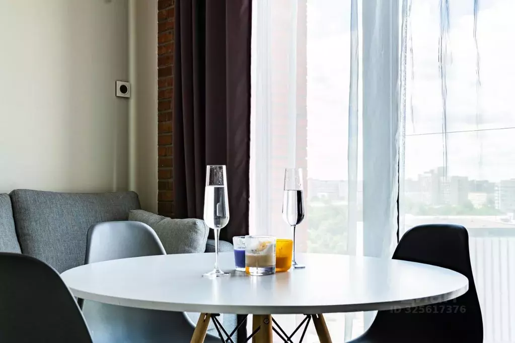 1-к кв. Санкт-Петербург наб. Макарова, 60 (37.0 м) - Фото 1