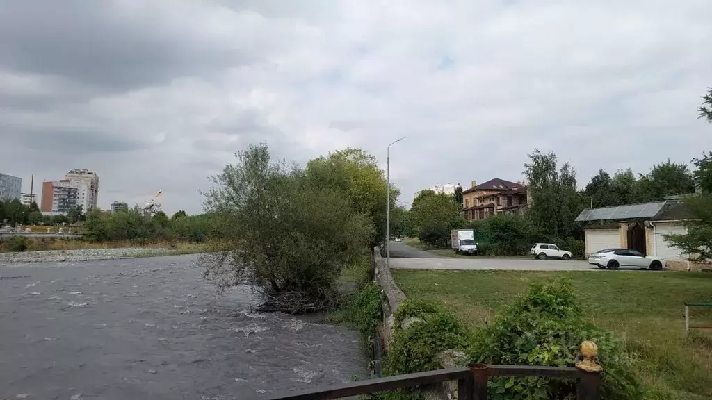 Участок в Северная Осетия, Владикавказ ул. Чермена Баева (9.5 сот.) - Фото 1