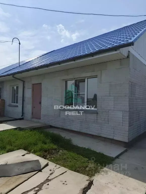 Дом в Омская область, Горьковский район, с. Лежанка ул. 40 лет Победы, ... - Фото 1