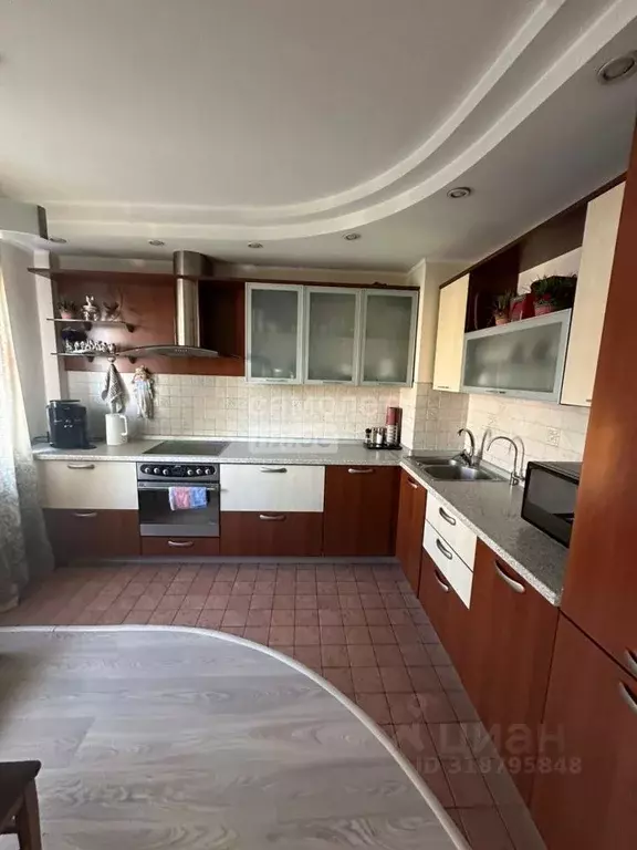 4-к кв. Челябинская область, Челябинск ул. Комарова, 129 (88.6 м) - Фото 0