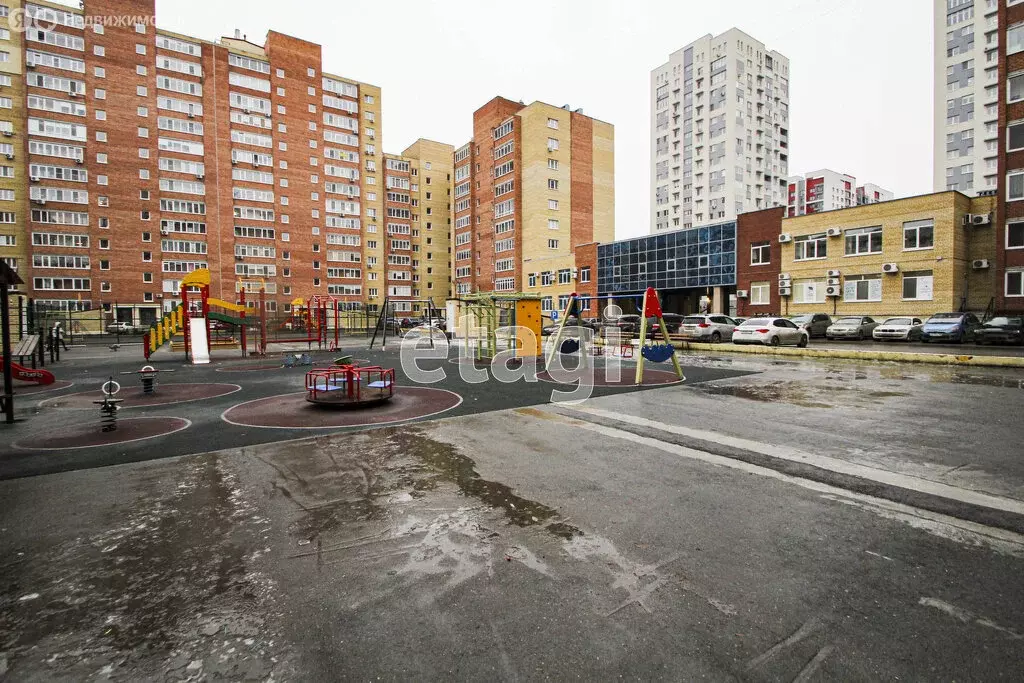 3-комнатная квартира: Тюмень, улица Газовиков, 33 (92.9 м) - Фото 1