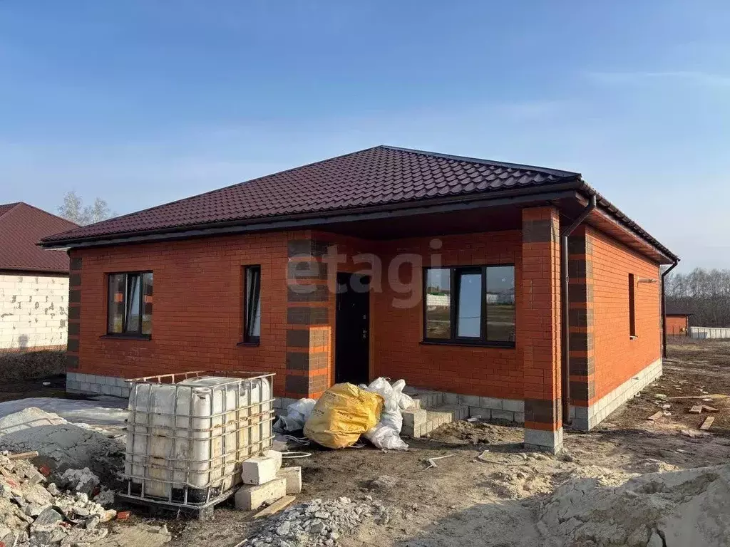 Дом в Белгородская область, Строитель Яковлевский городской округ, ... - Фото 1