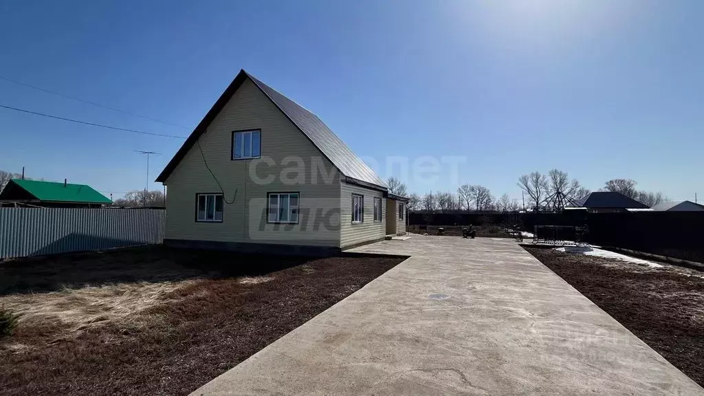 Дом в Оренбургская область, пос. Саракташ ул. Черняховского (108 м) - Фото 1