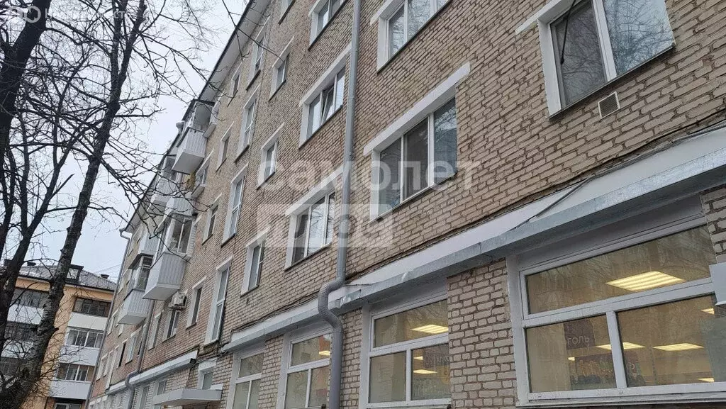 3-комнатная квартира: Смоленск, улица Кирова, 28 (54 м) - Фото 1