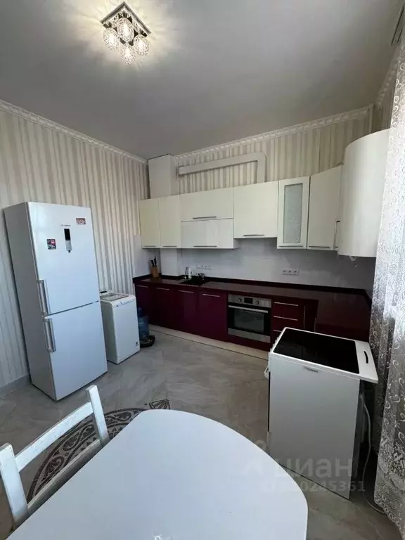 2-к кв. Татарстан, Казань ул. Шигабутдина Марджани, 22 (90.0 м) - Фото 0