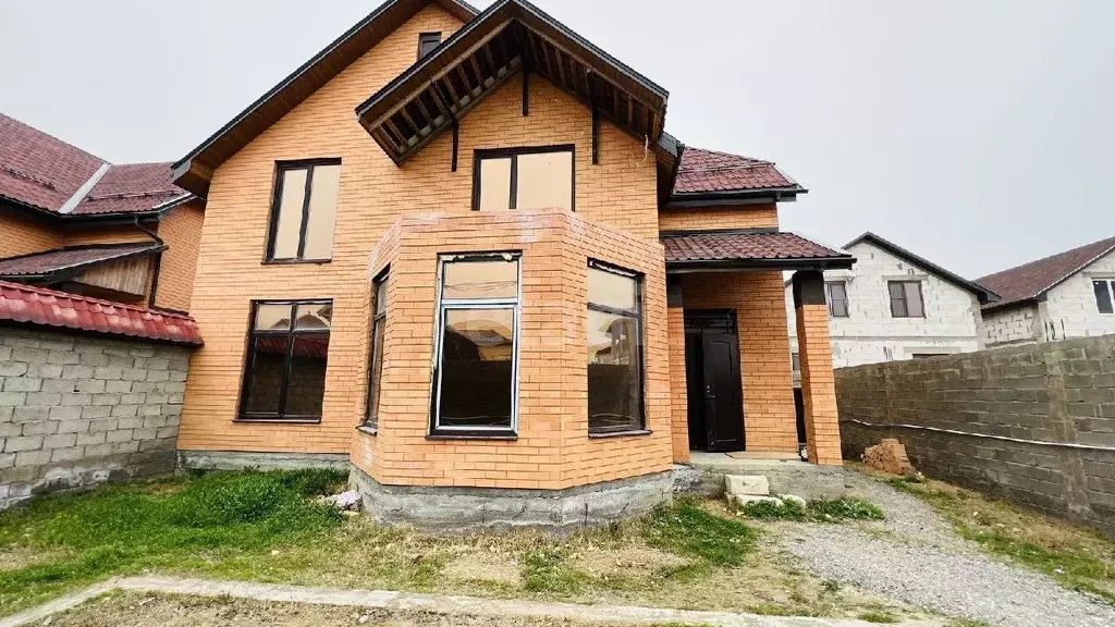 Дом в Дагестан, Карабудахкентский район, с. Зеленоморск  (2021 м) - Фото 1