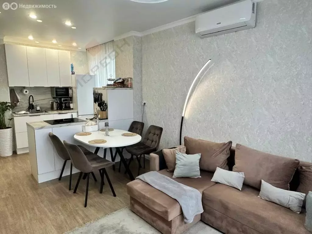 2-комнатная квартира: Афипский, улица 50 лет Октября, 104/1 (58 м) - Фото 0