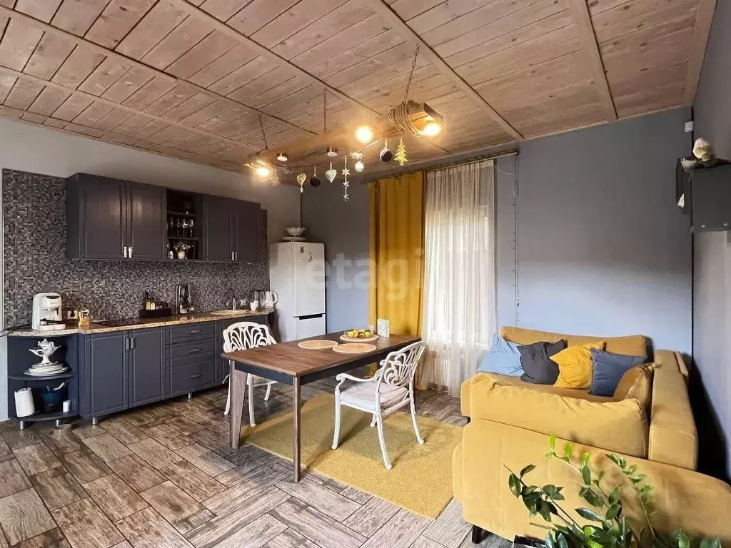 Дом в Адыгея, Майкопский район, Краснооктябрьское с/пос, Заречное-2 ... - Фото 1