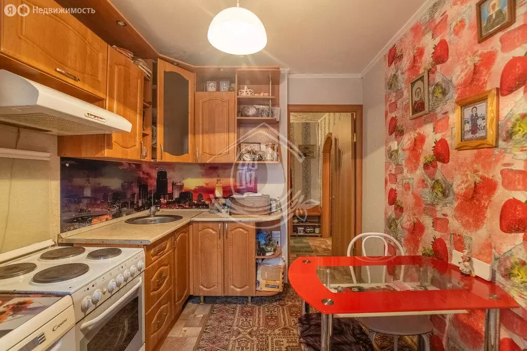 3-комнатная квартира: Барнаул, улица Шумакова, 37 (63.2 м) - Фото 1