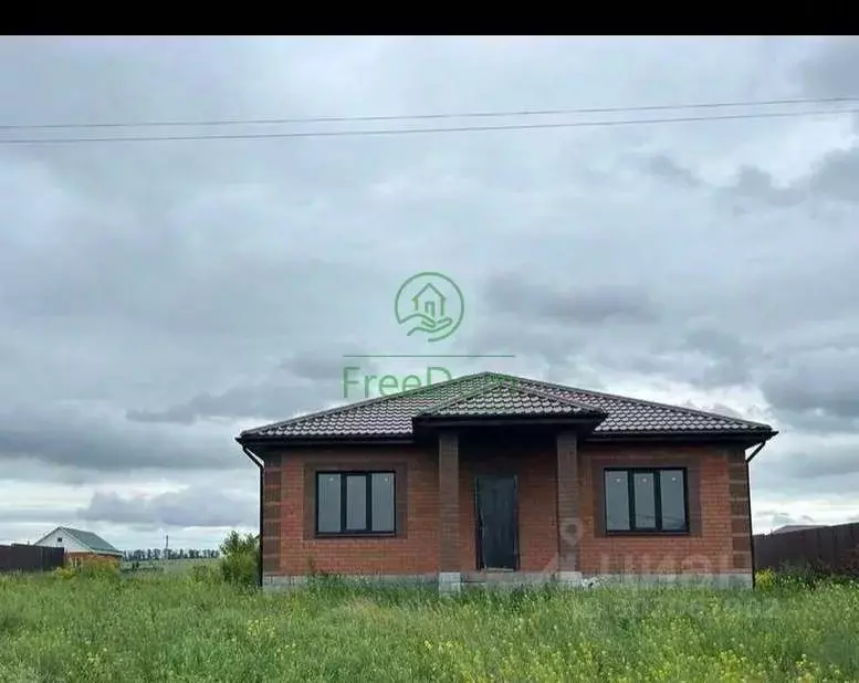 Дом в Белгородская область, Корочанский район, Погореловское с/пос, с. ... - Фото 2