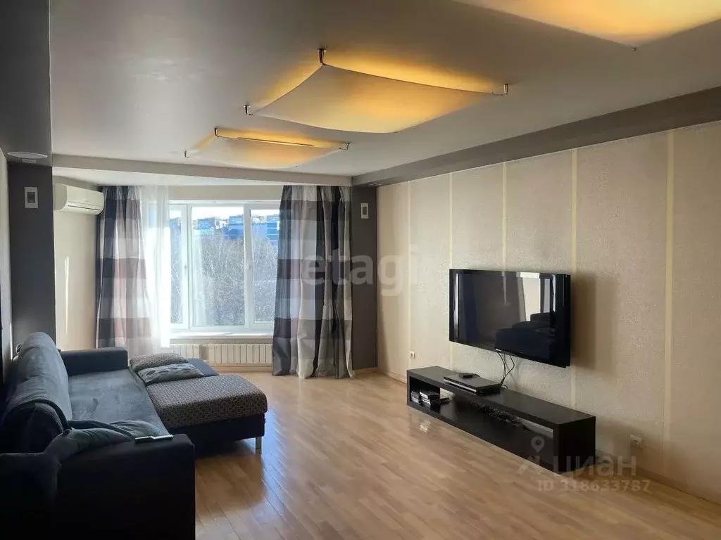 2-к кв. Свердловская область, Екатеринбург ул. Уральская, 3 (90.0 м) - Фото 1