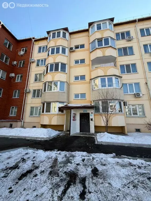 2-комнатная квартира: Уссурийск, улица Вокзальная Дамба, 9 (52.6 м) - Фото 1