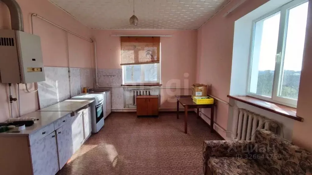 Дом в Крым, Сакский район, с. Лесновка ул. 60 лет СССР (275 м) - Фото 1