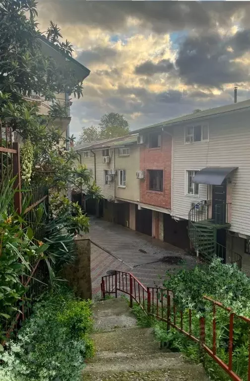Гараж в Краснодарский край, Сочи ул. Яна Фабрициуса, 2с5Г (180 м) - Фото 0