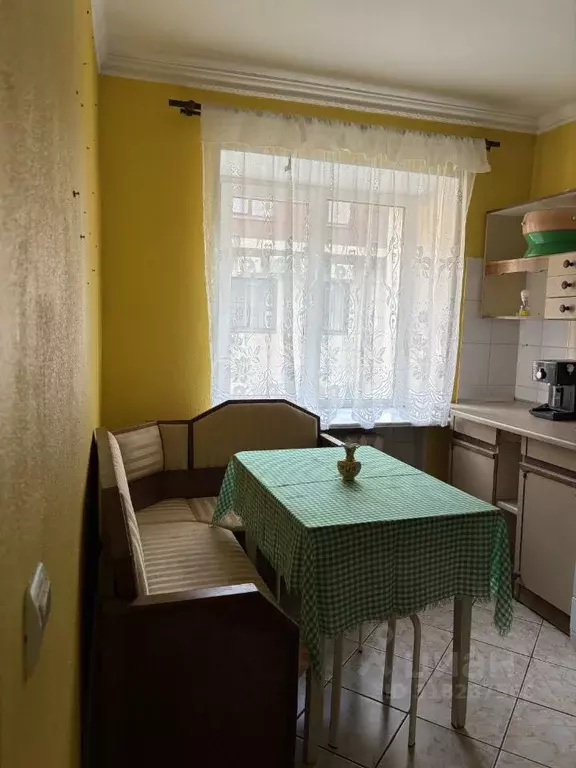 3-к кв. Омская область, Омск ул. Орджоникидзе, 83 (89.5 м) - Фото 1