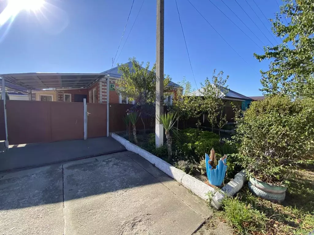 Дом в Краснодарский край, Лабинск ул. Жуковского (108 м) - Фото 1