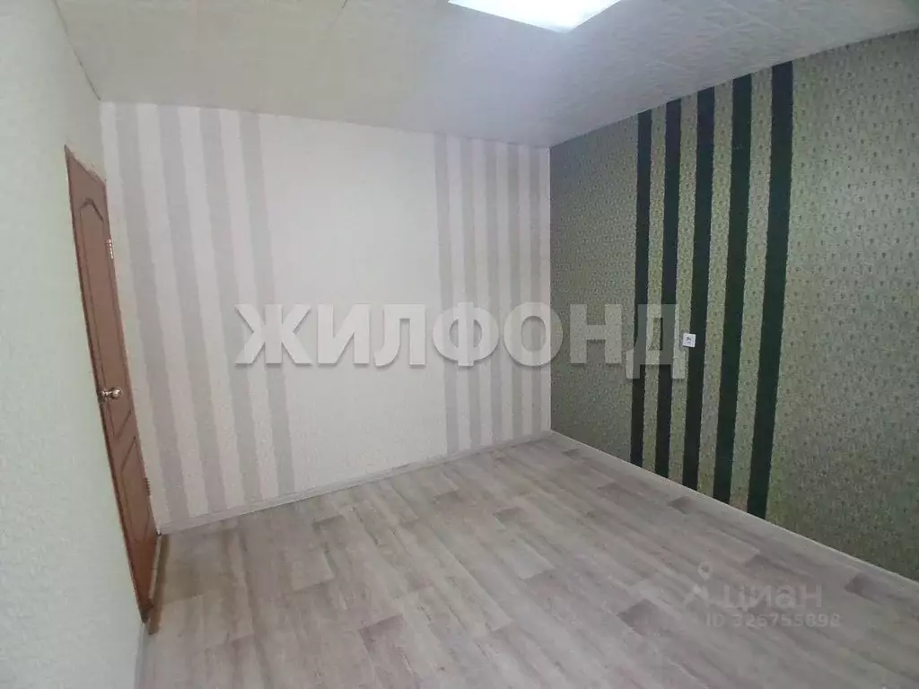 Комната Новосибирская область, Новосибирск ул. Петухова, 92 (17.2 м) - Фото 1