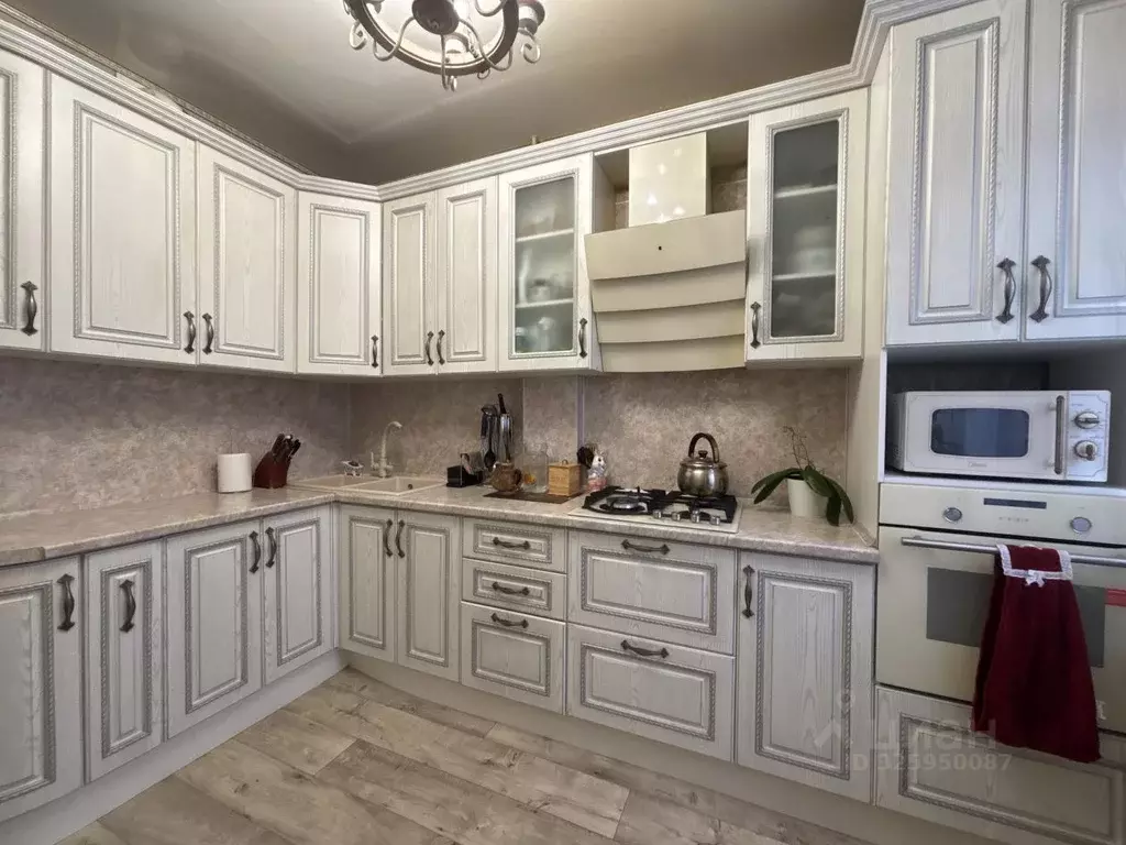 3-к кв. Астраханская область, Астрахань Имени Бабаевского мкр, ул. ... - Фото 1