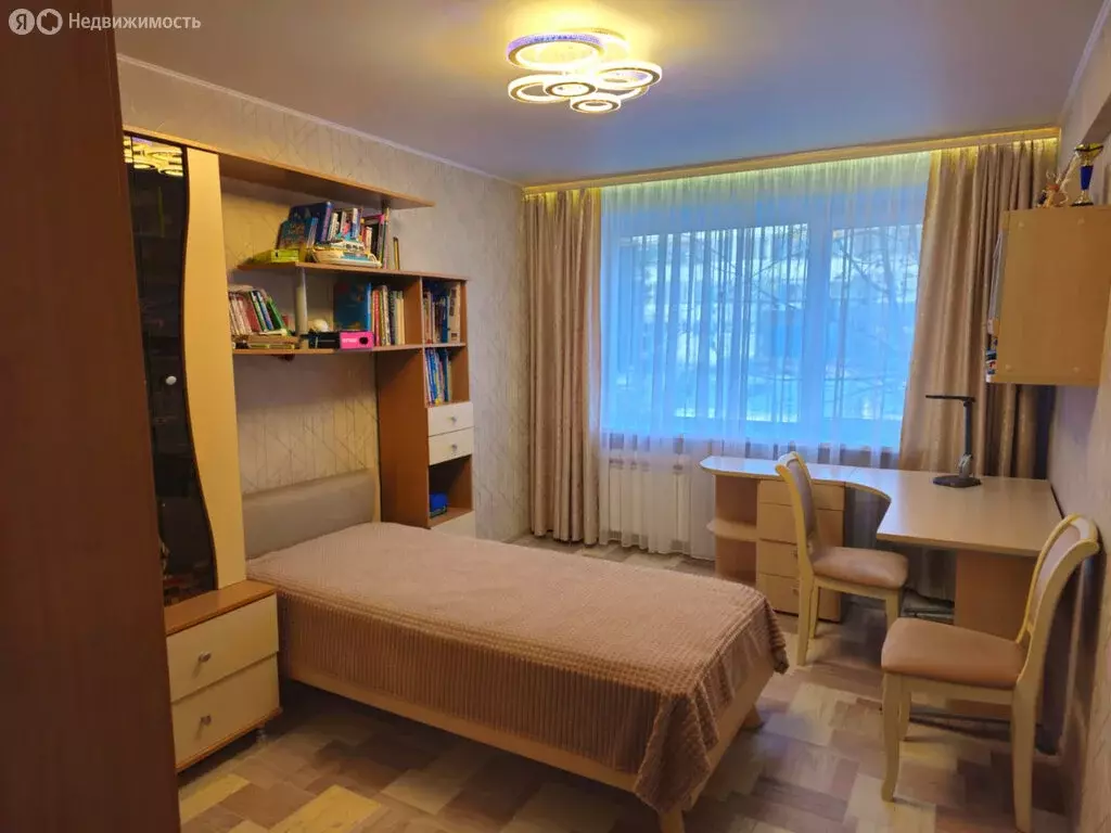 3-комнатная квартира: Балаково, Трнавская улица, 43 (63 м) - Фото 0