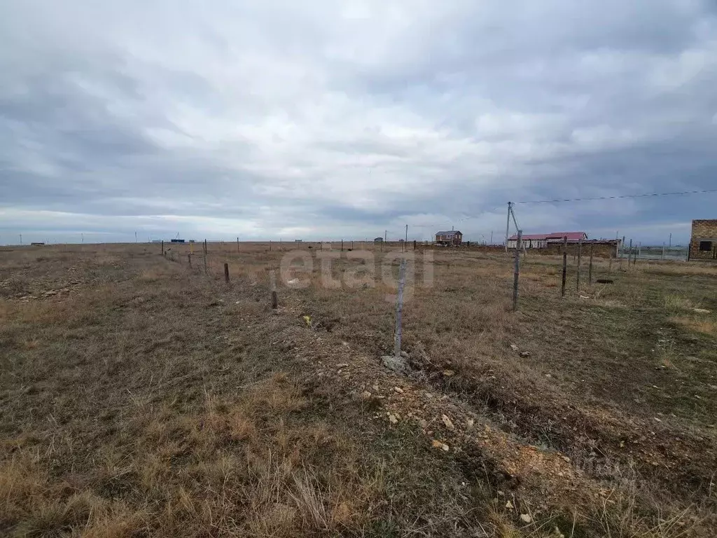Участок в Крым, Черноморский район, с. Межводное ул. Э. Циолковского ... - Фото 1