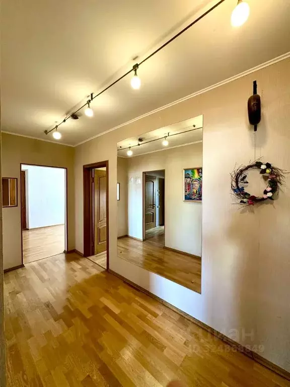 4-к кв. Белгородская область, Белгород ул. Губкина, 41 (82.1 м) - Фото 0