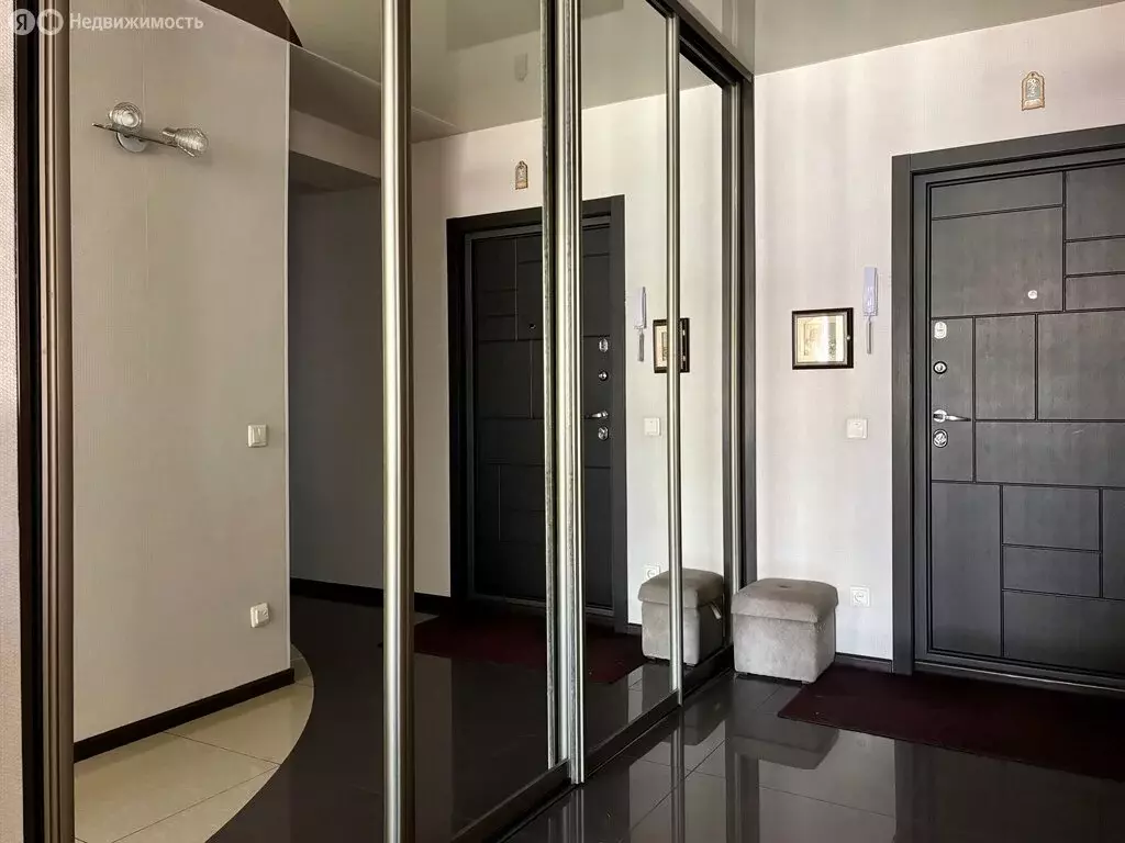3-комнатная квартира: Иркутск, микрорайон Крылатый, 6 (105 м) - Фото 1