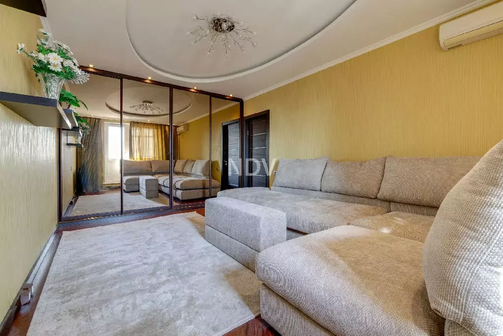 Продается 2-комнатная квартира - Фото 1