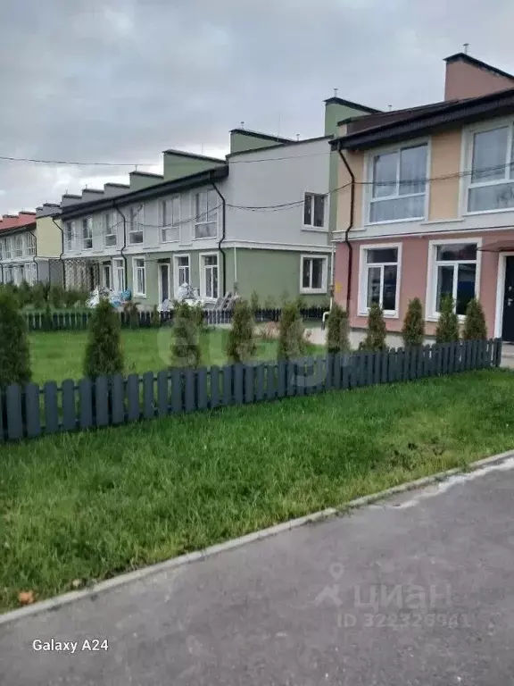 3-к кв. Ярославская область, Ярославль пос. Тверицы, ул. Стопани, 10с4 ... - Фото 0
