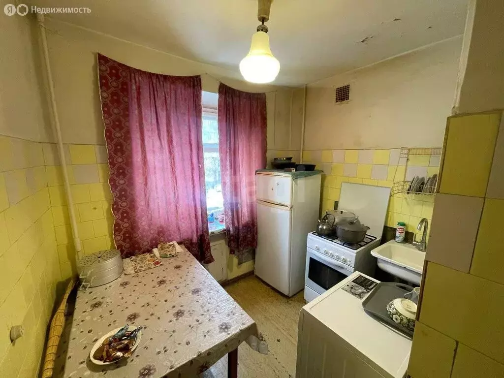 3-комнатная квартира: Тюмень, улица Грибоедова, 8 (57.7 м) - Фото 1