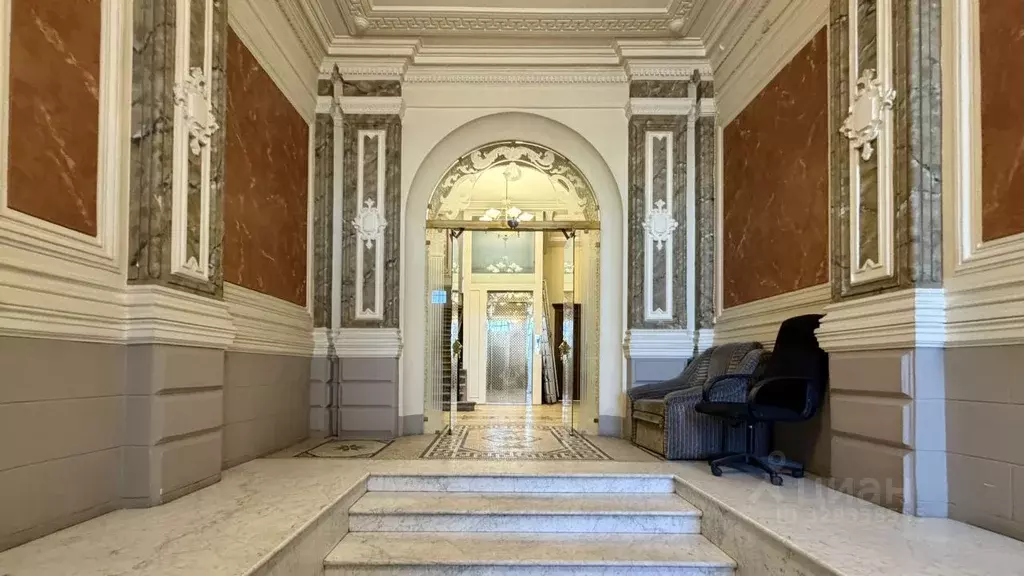 Офис в Санкт-Петербург Адмиралтейская наб., 6 (227 м) - Фото 2