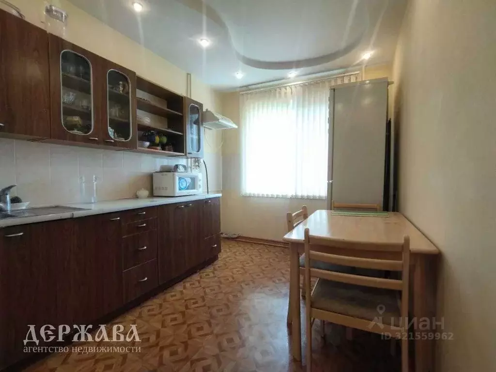 3-к кв. Белгородская область, Старый Оскол Парковый мкр, 23 (60.8 м) - Фото 0