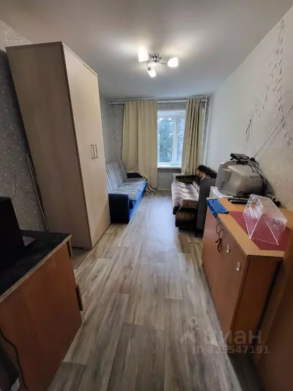 Комната Псковская область, Псков ул. Киселева, 8 (10.0 м) - Фото 1