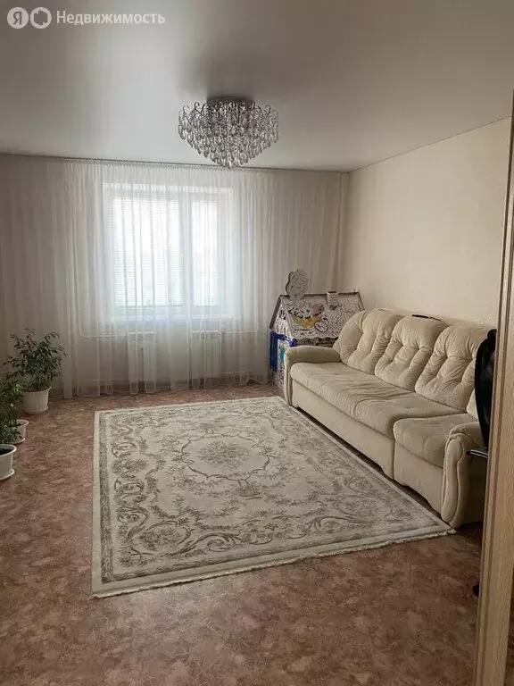 3-комнатная квартира: Нижнекамск, проспект Строителей, 61 (82.3 м) - Фото 1