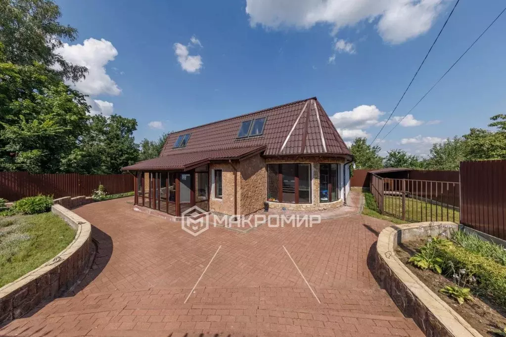 Дом в Брянская область, Брянск Спартаковский пер., 9 (168 м) - Фото 1