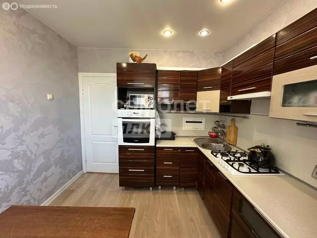 3-комнатная квартира: Липецк, улица Лутова, 16 (64.1 м) - Фото 1