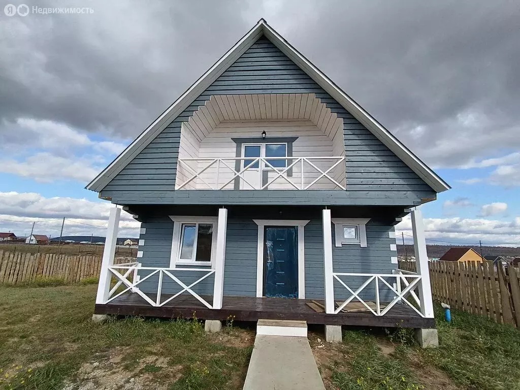 Дом в село Урик, Молодёжная улица (180 м) - Фото 1
