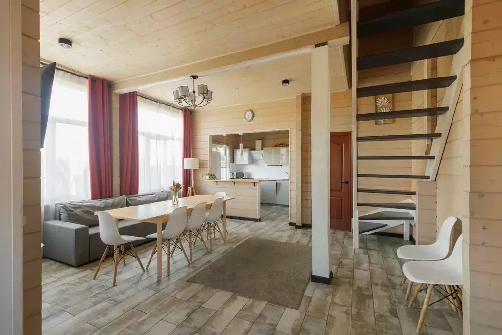 Дом в Ленинградская область, Приозерский район, Сосновское с/пос, д. ... - Фото 1