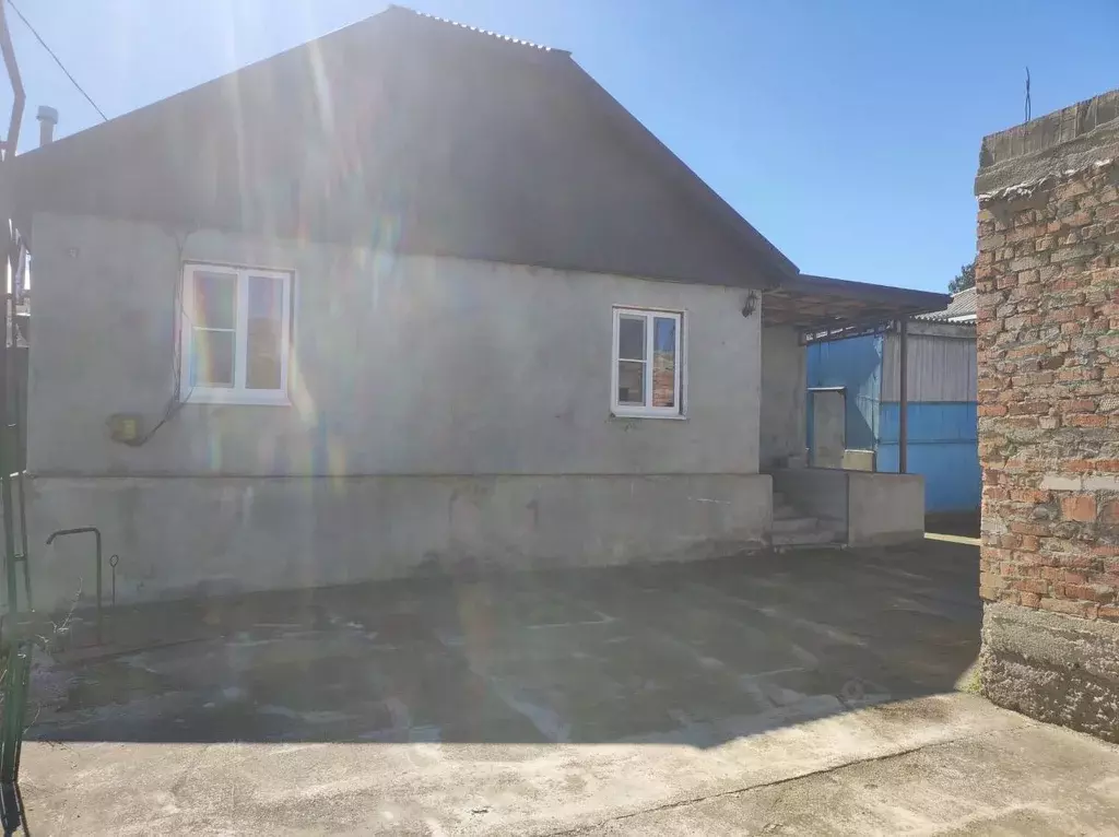 Дом в Карачаево-Черкесия, Малокарачаевский район, с. Первомайское ... - Фото 1