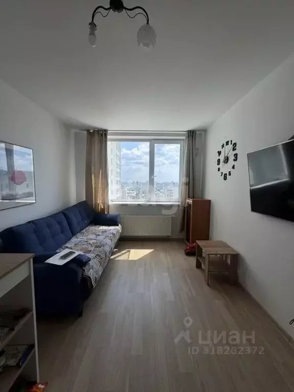Студия Свердловская область, Екатеринбург ул. Победы, 102 (22.0 м) - Фото 0