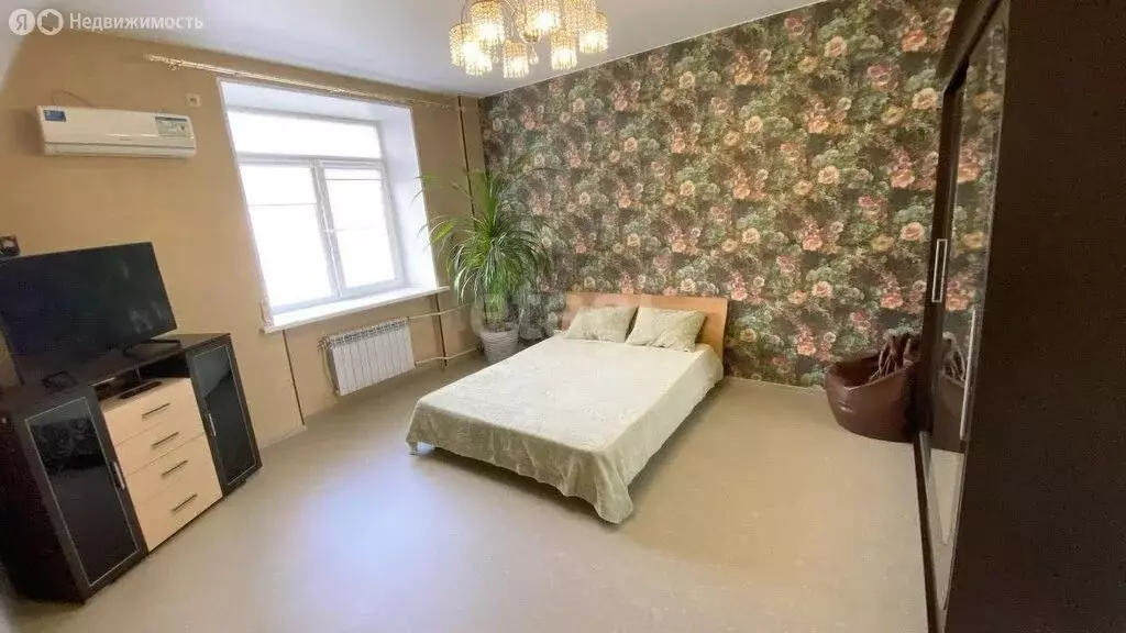 3-комнатная квартира: Комсомольск-на-Амуре, улица Осоавиахима, 11 ... - Фото 0