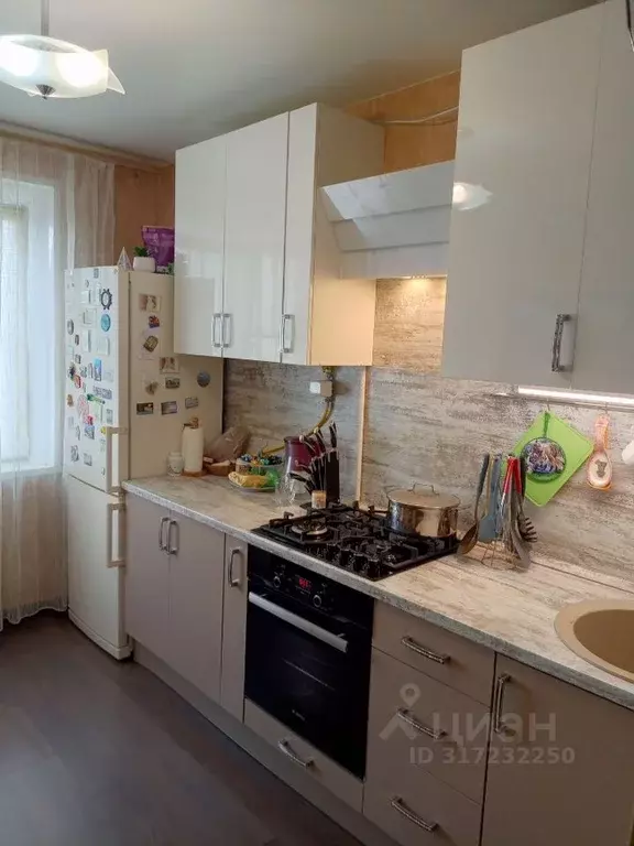 2-к кв. Волгоградская область, Волгоград ул. Академика Богомольца, 10 ... - Фото 0