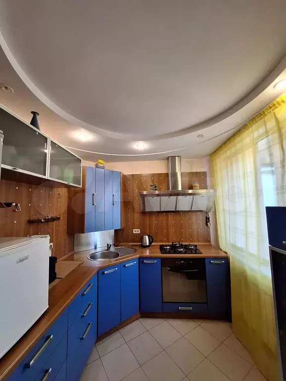 3-к. квартира, 1043 м, 4/5 эт. - Фото 1