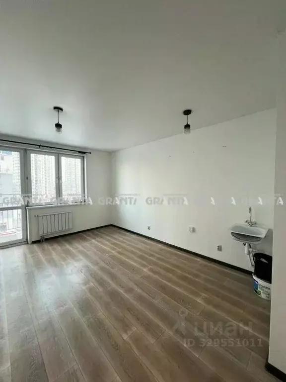 Студия Красноярский край, Красноярск ул. Петра Подзолкова, 26 (29.2 м) - Фото 1