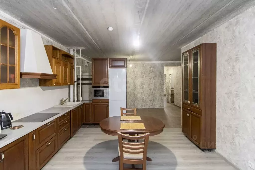 2-к кв. Тюменская область, Тюмень ул. Республики, 204к10 (72.9 м) - Фото 1