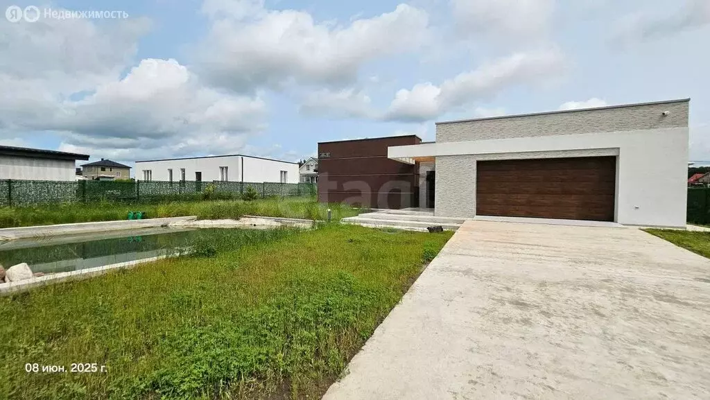 Дом в посёлок Холмогоровка, Венская улица (220 м) - Фото 0