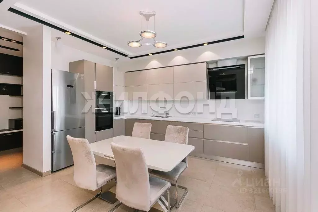 3-к кв. Новосибирская область, Новосибирск ул. Кирова, 46 (116.6 м) - Фото 1