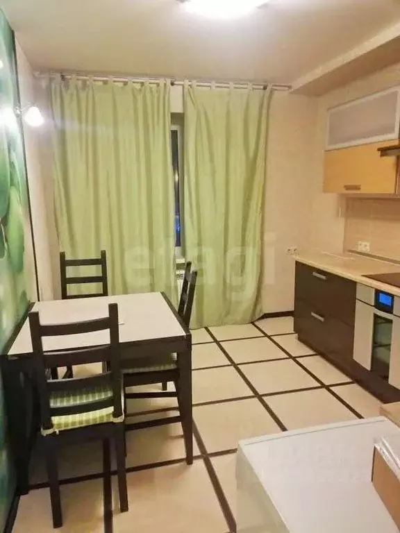 3-к кв. Новосибирская область, Новосибирск ул. Кошурникова, 8 (80.0 м) - Фото 0