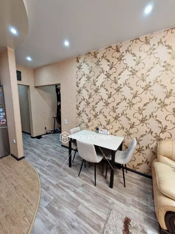 2-к кв. Ханты-Мансийский АО, Сургут ул. Крылова (67.4 м) - Фото 1