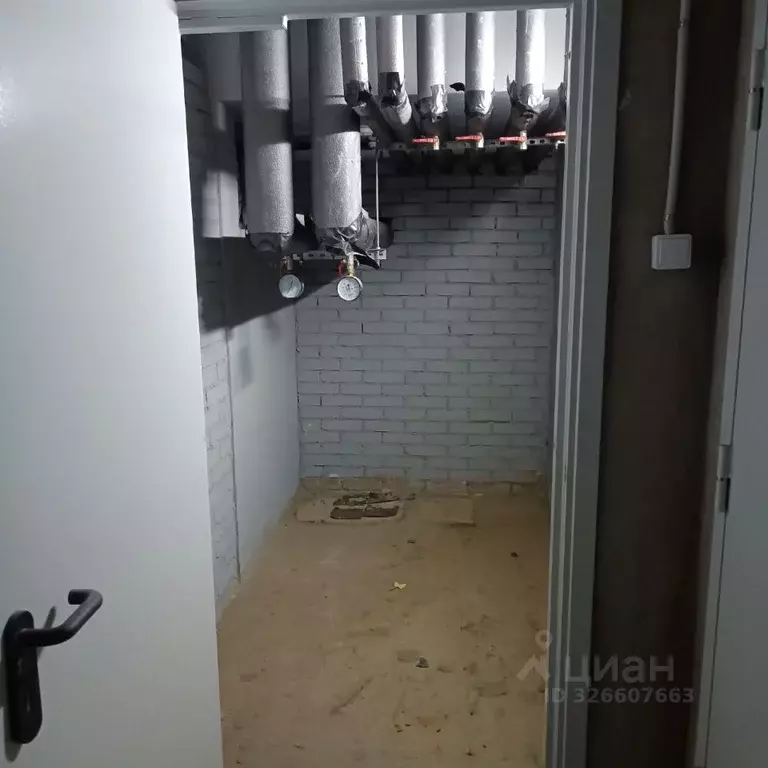 Гараж в Санкт-Петербург ул. Среднерогатская, 14к1 (4 м) - Фото 2